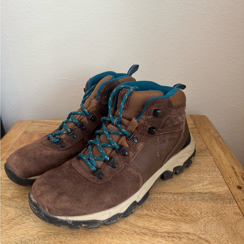 Columbia Brown and Blue Hiking Boots with Rugged Sole